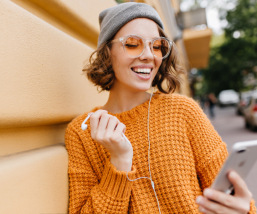 Woman listening to an online course